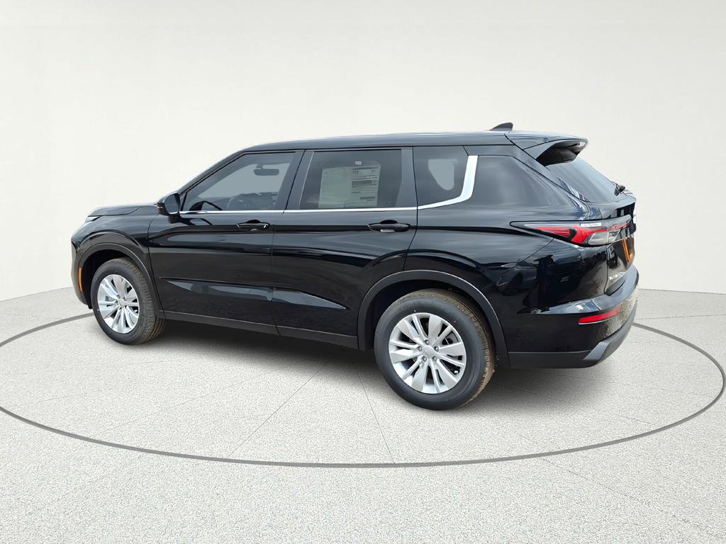 New 2026 Mitsubishi Outlander ES image 4