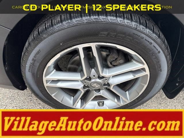 Used 2017 Hyundai Santa Fe Limited AWD/4WD image 9