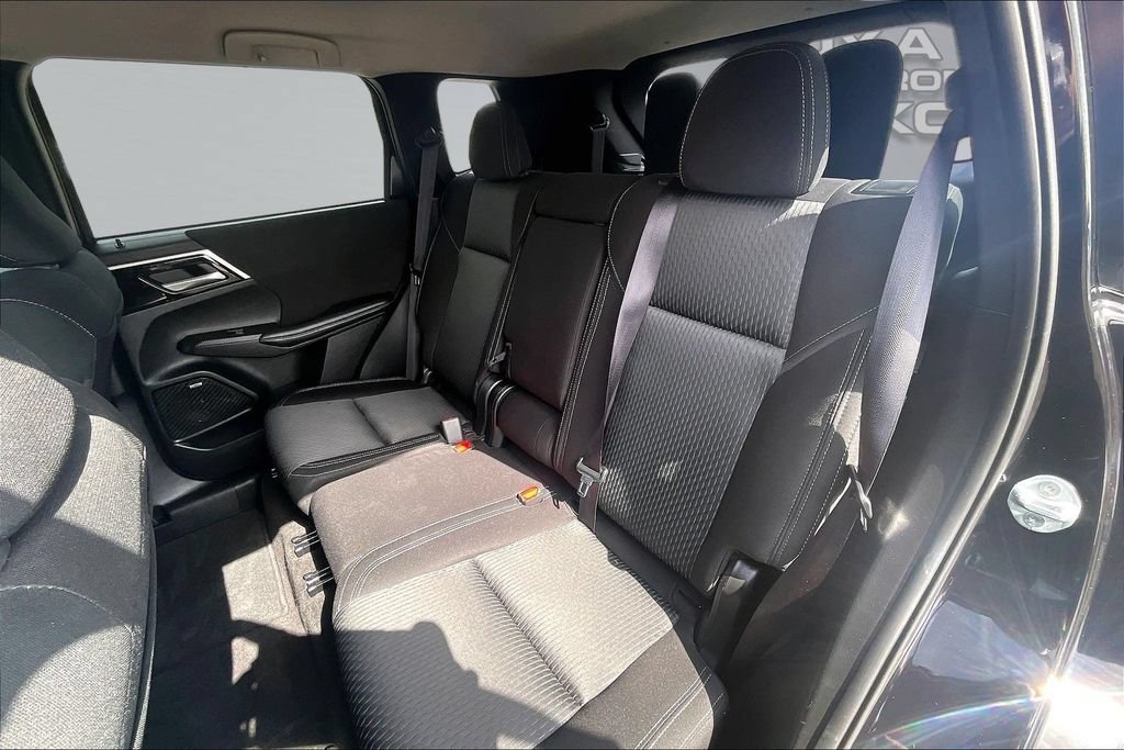 Used 2025 Mitsubishi Outlander ES AWD/4WD image 25