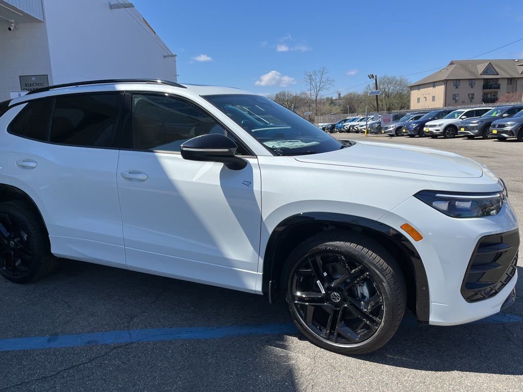 New 2026 Volkswagen Tiguan SE R-Line image 7