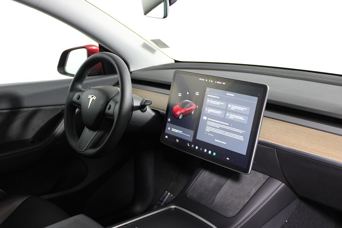 Used 2021 Tesla Model Y Long Range AWD/4WD image 12