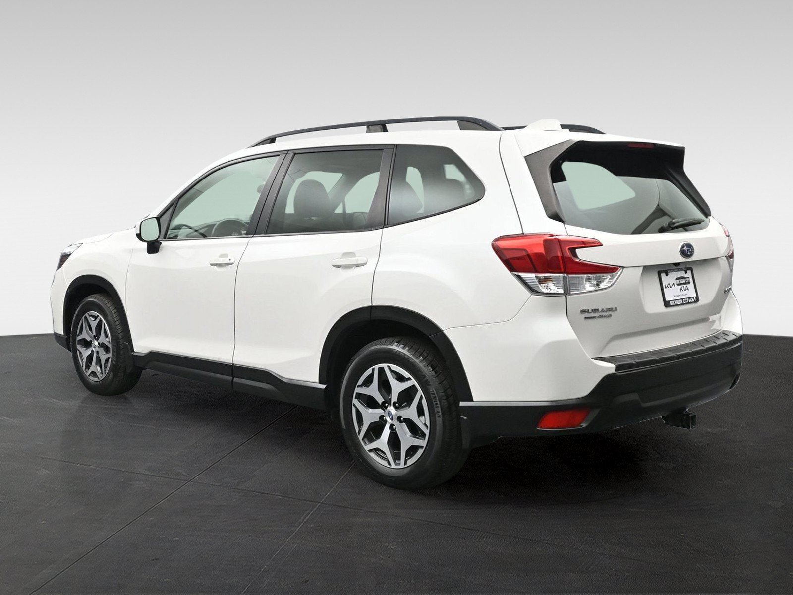 Used 2021 Subaru Forester Premium AWD/4WD image 6