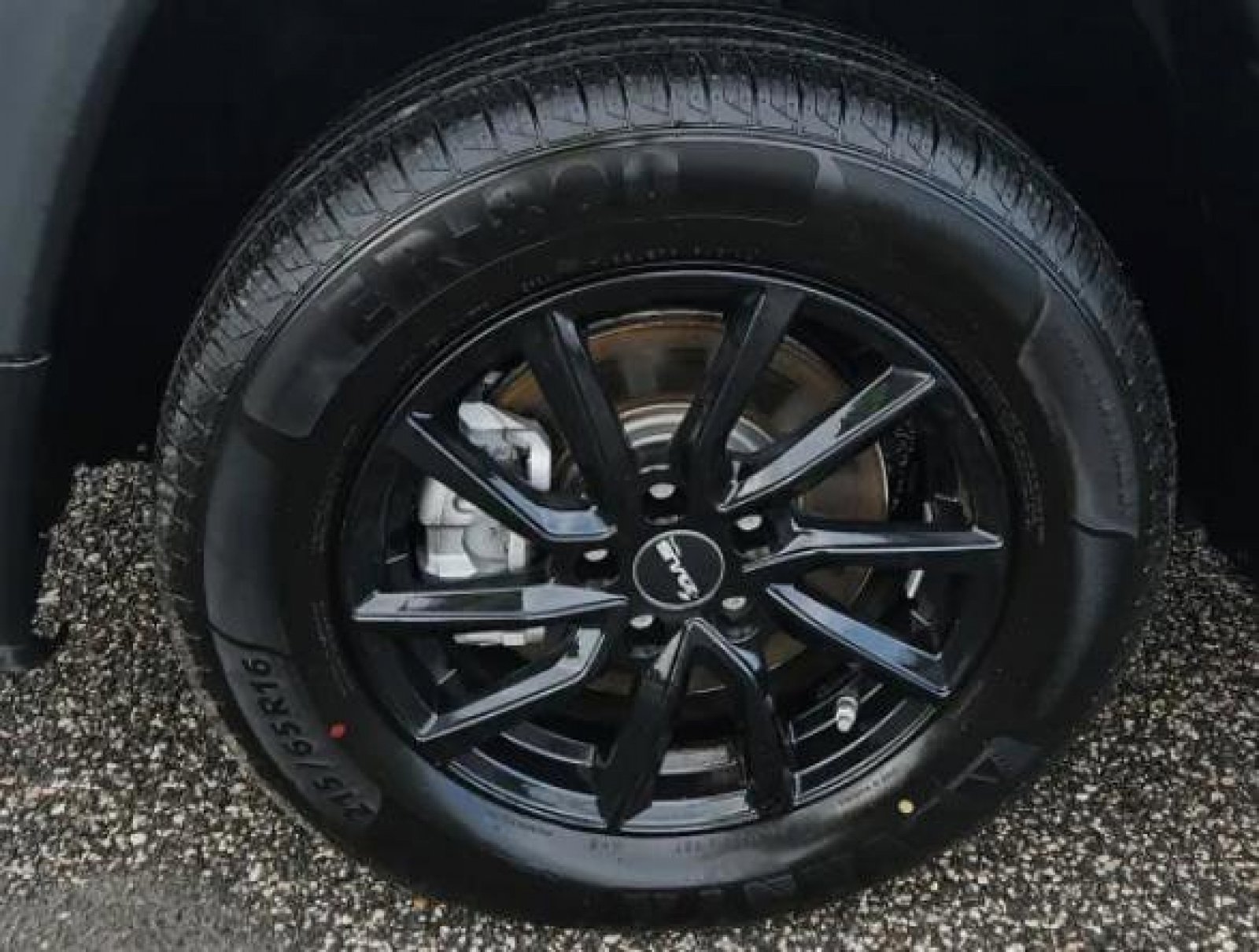 Used 2018 Jeep Compass Sport image 2