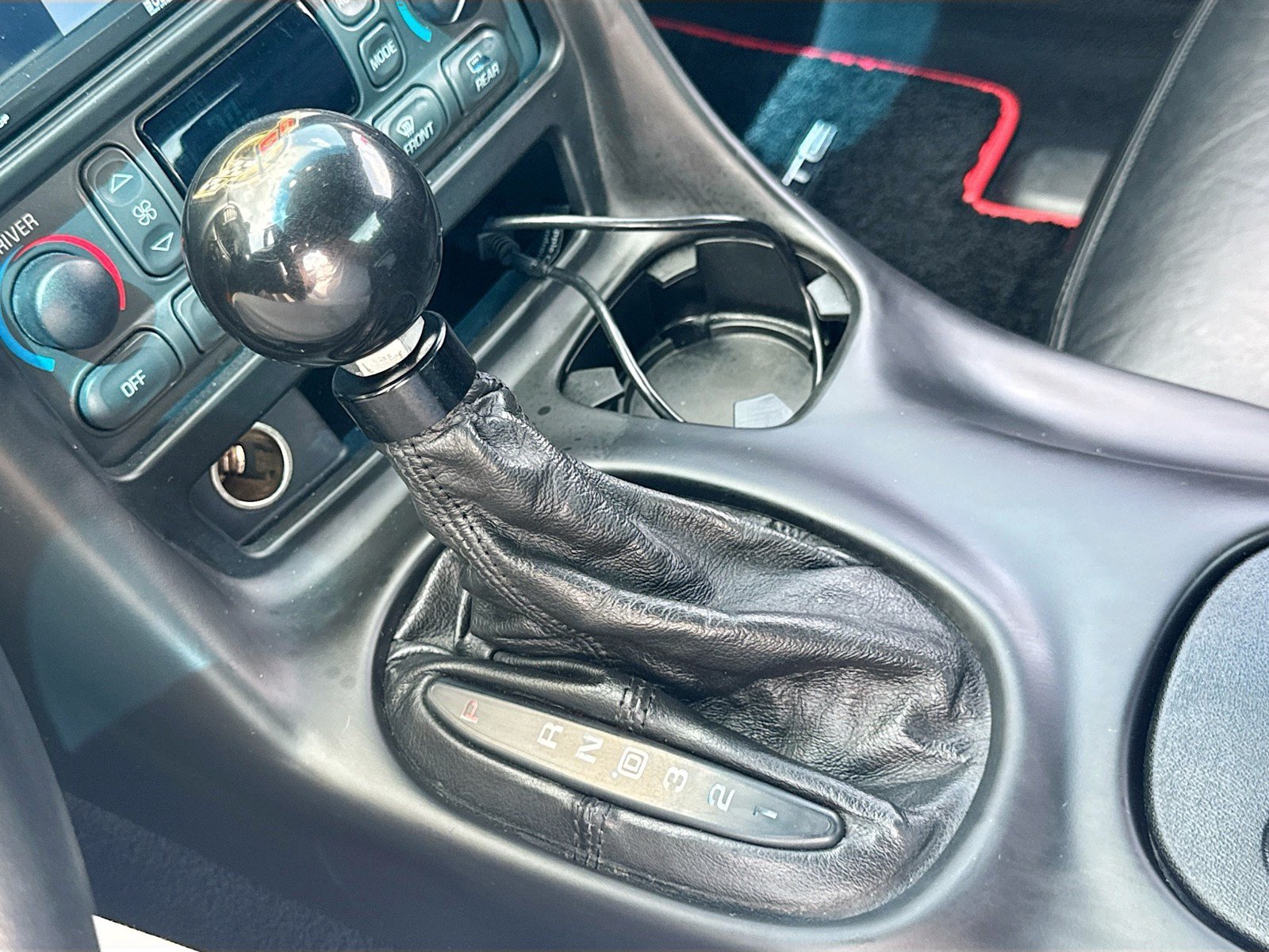 Used 1998 Chevrolet Corvette Coupe w/ Memory Pkg RWD image 15
