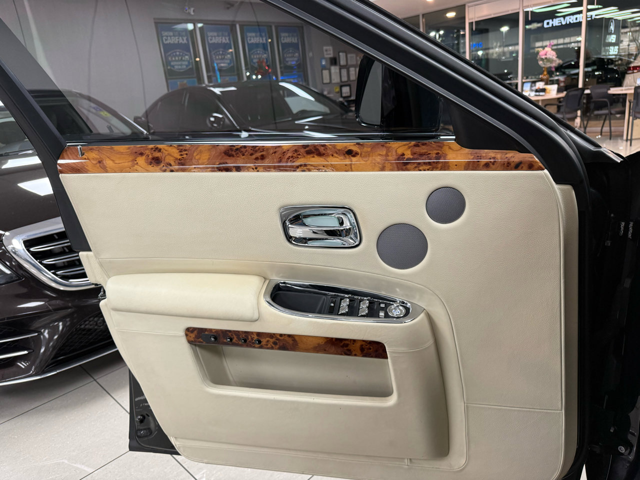 Used 2014 Rolls-Royce Ghost image 9