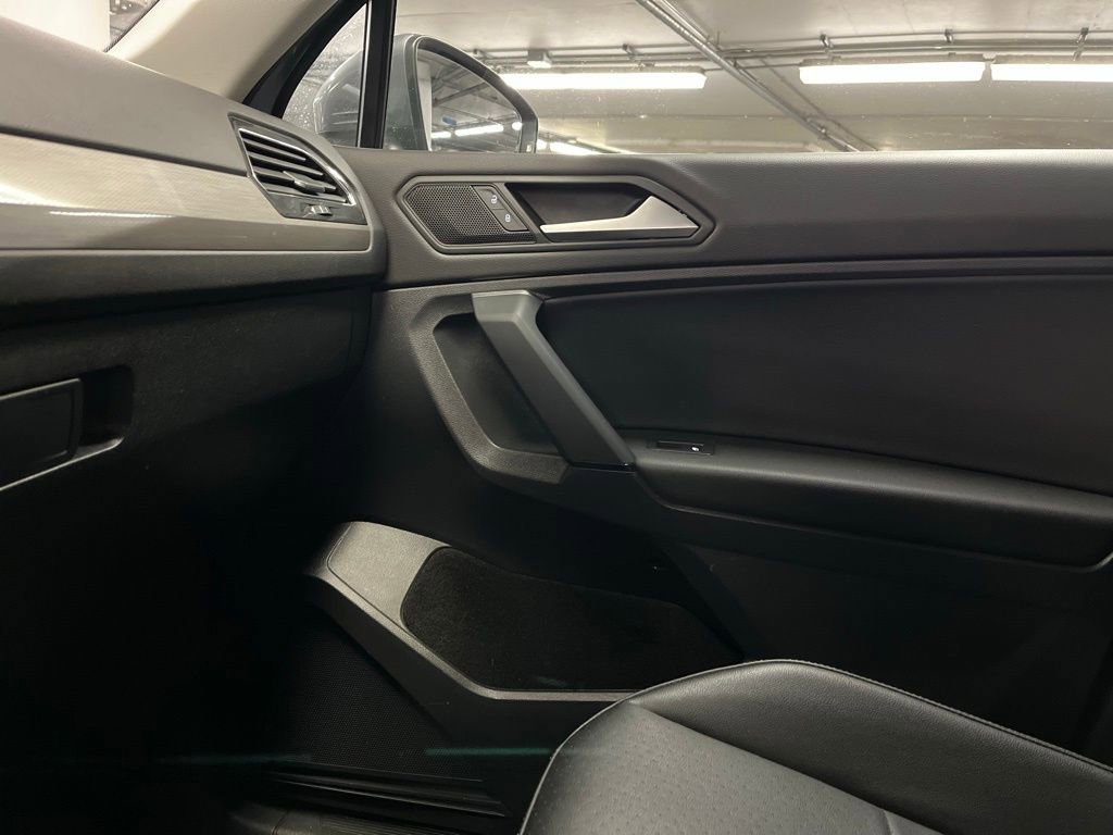 Used 2019 Volkswagen Tiguan SE w/ Panoramic Sunroof Package image 29