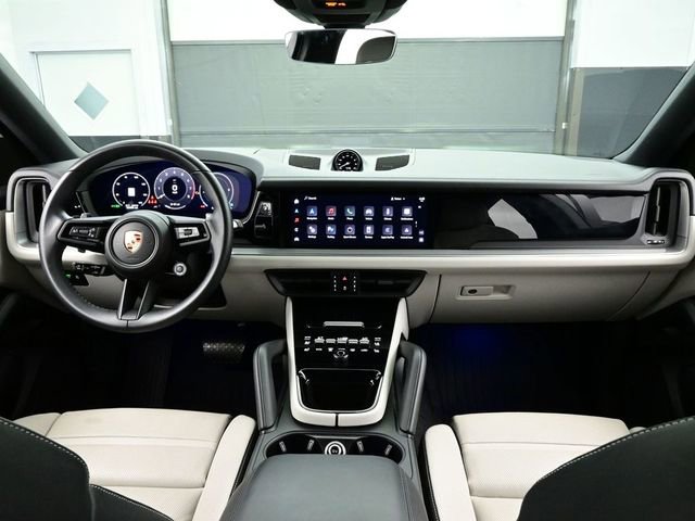 Certified 2024 Porsche Cayenne Coupe AWD/4WD image 20