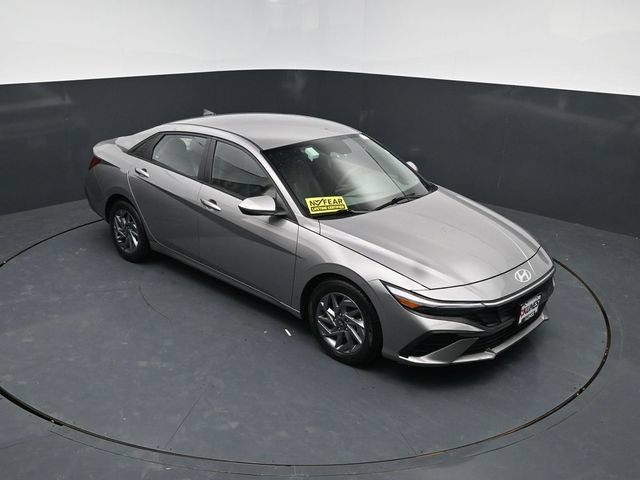 Used 2024 Hyundai Elantra SEL FWD image 49
