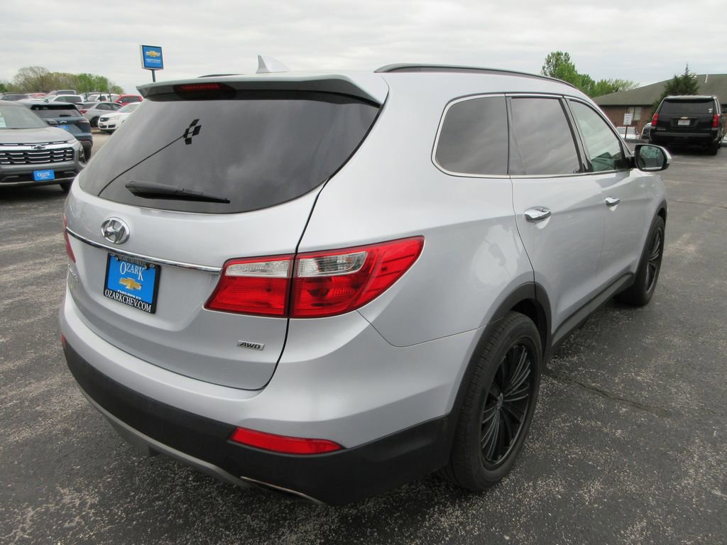 Used 2015 Hyundai Santa Fe GLS image 5