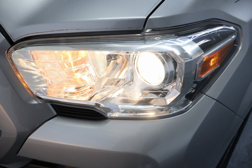 Used 2021 Toyota Tacoma SR5 image 25