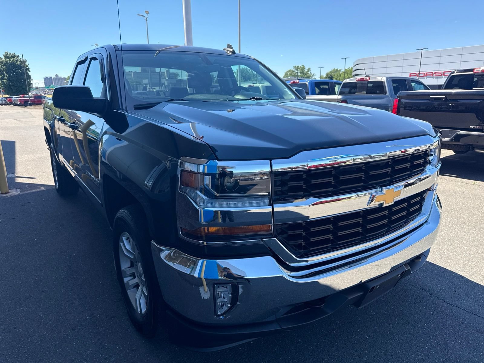 Used 2019 Chevrolet Silverado 1500 LT w/ All Star Edition AWD/4WD image 4
