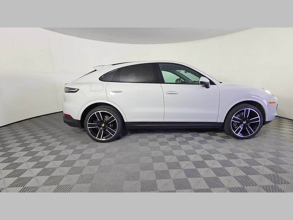 Used 2023 Porsche Cayenne Platinum Edition AWD/4WD image 36
