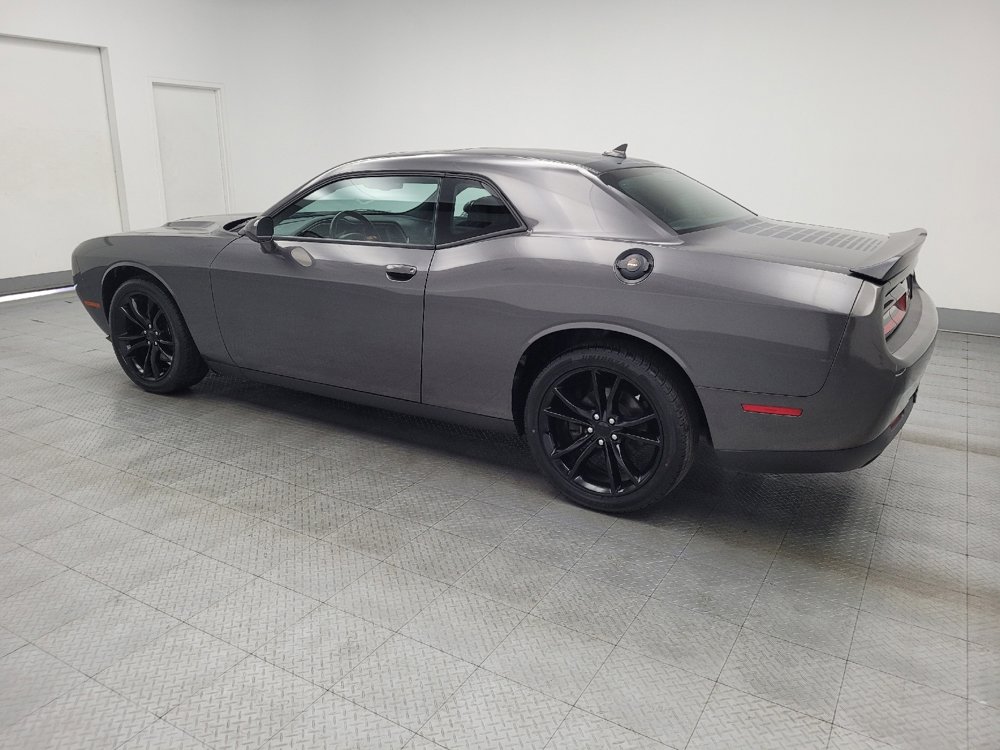 Used 2016 Dodge Challenger SXT Plus image 3