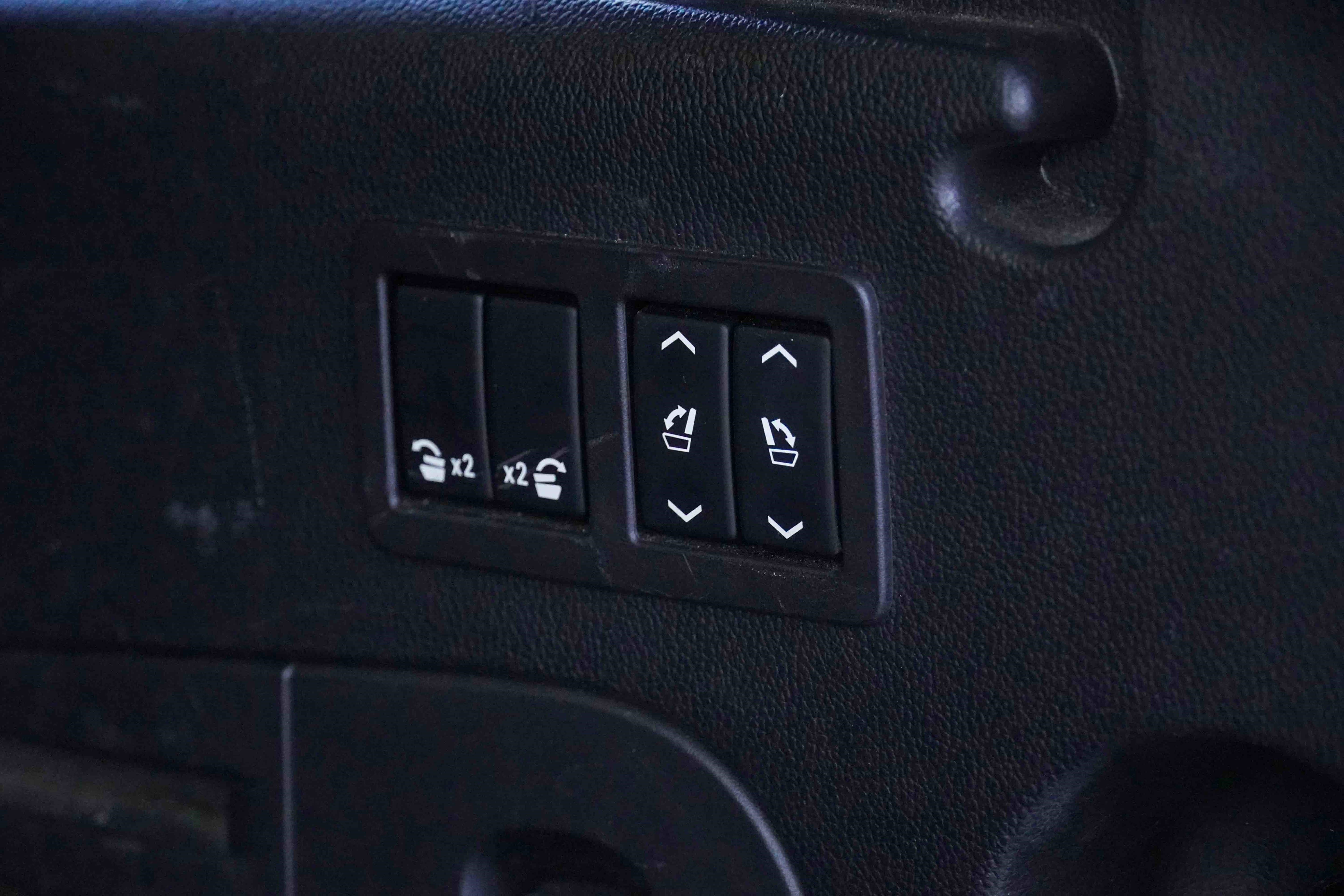 Used 2018 GMC Yukon XL SLT w/ Open Road Package image 40