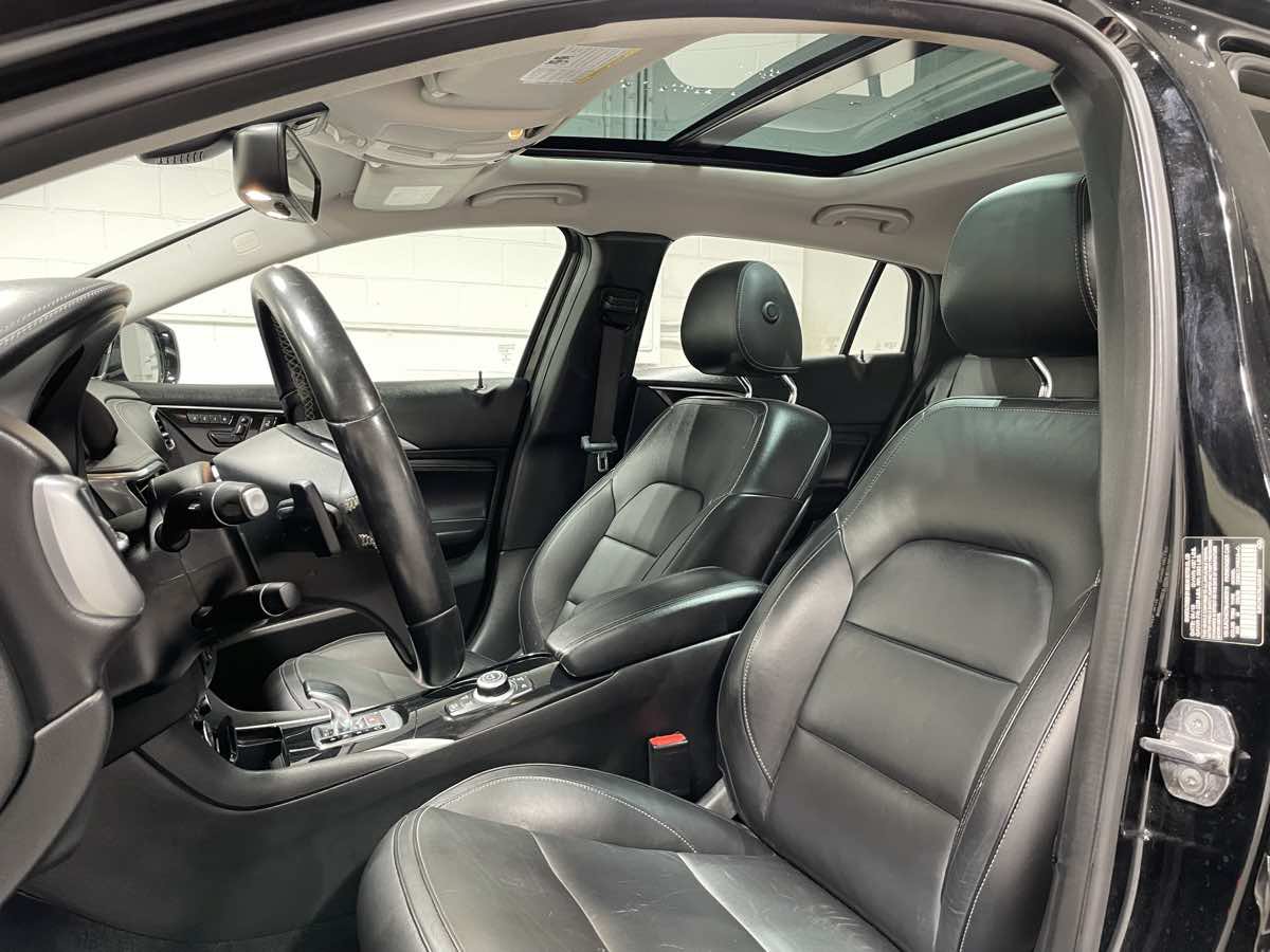 Used 2018 INFINITI QX30 AWD w/ Cargo Package image 9