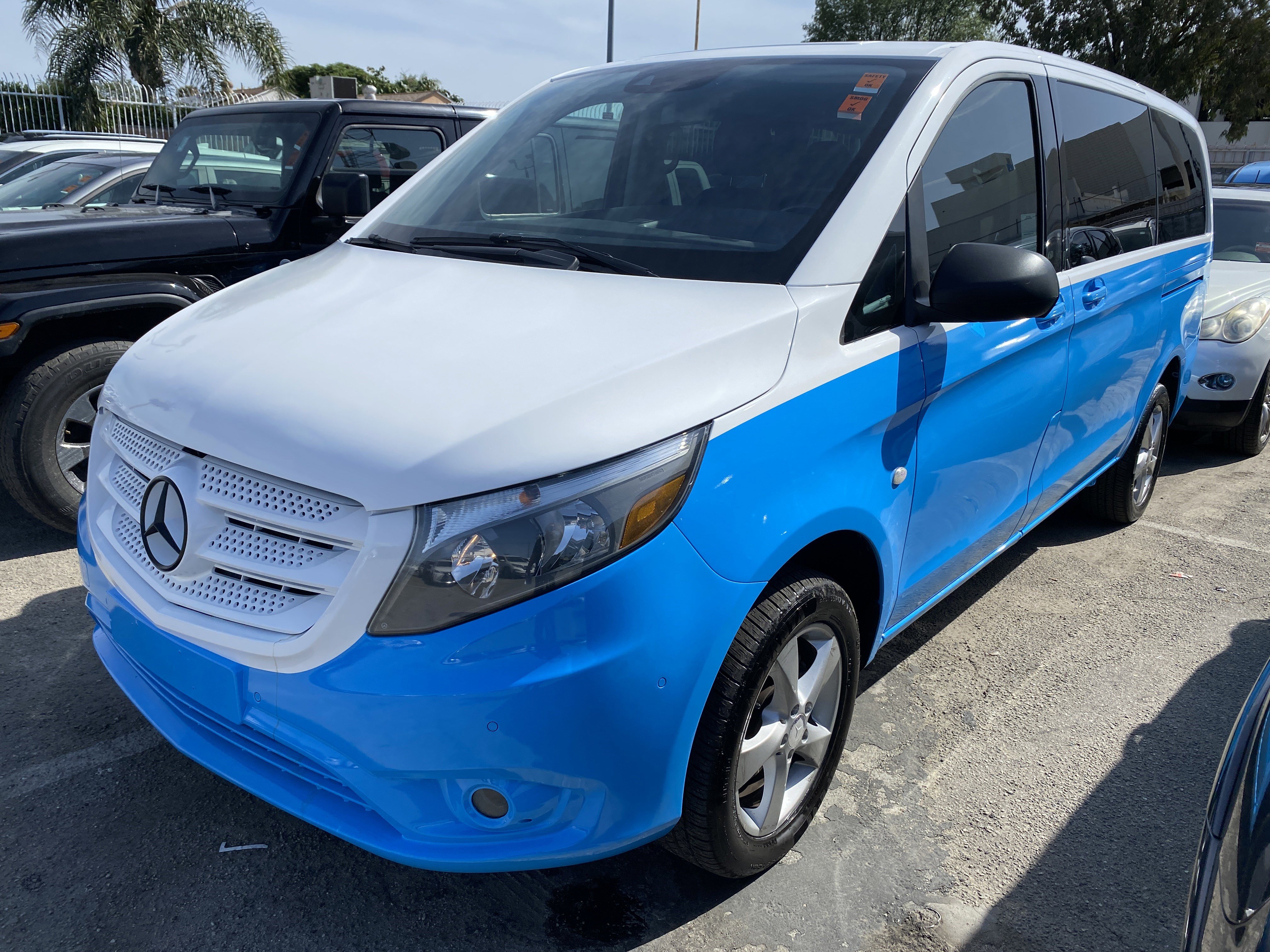 Used 2016 Mercedes-Benz Metris Passenger image 2