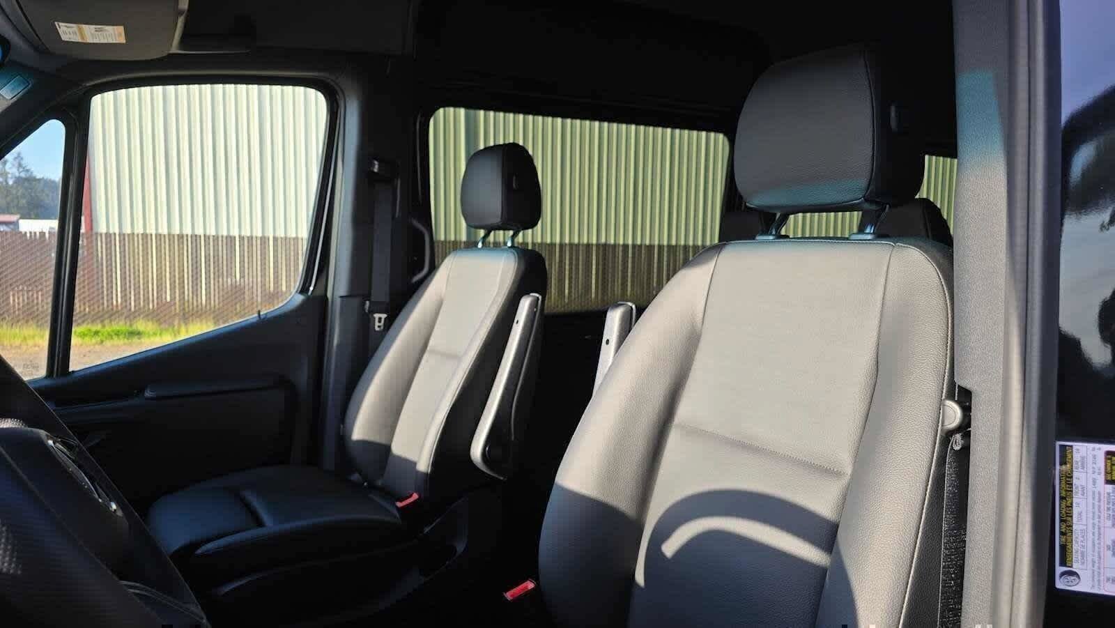 Used 2025 Mercedes-Benz Sprinter 2500 image 22