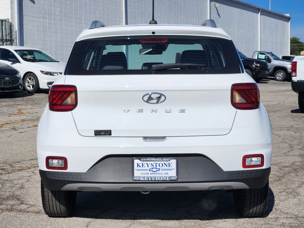 Used 2024 Hyundai Venue Limited image 6