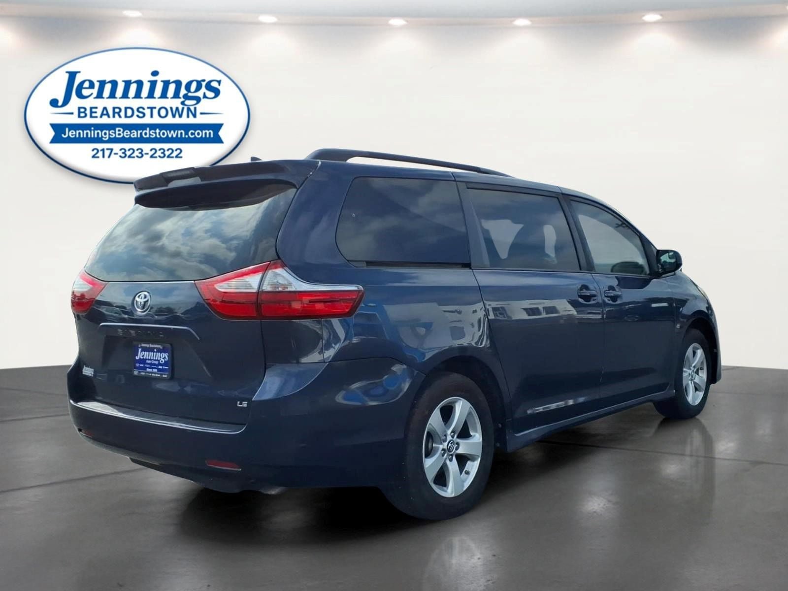 Used 2018 Toyota Sienna LE FWD image 29