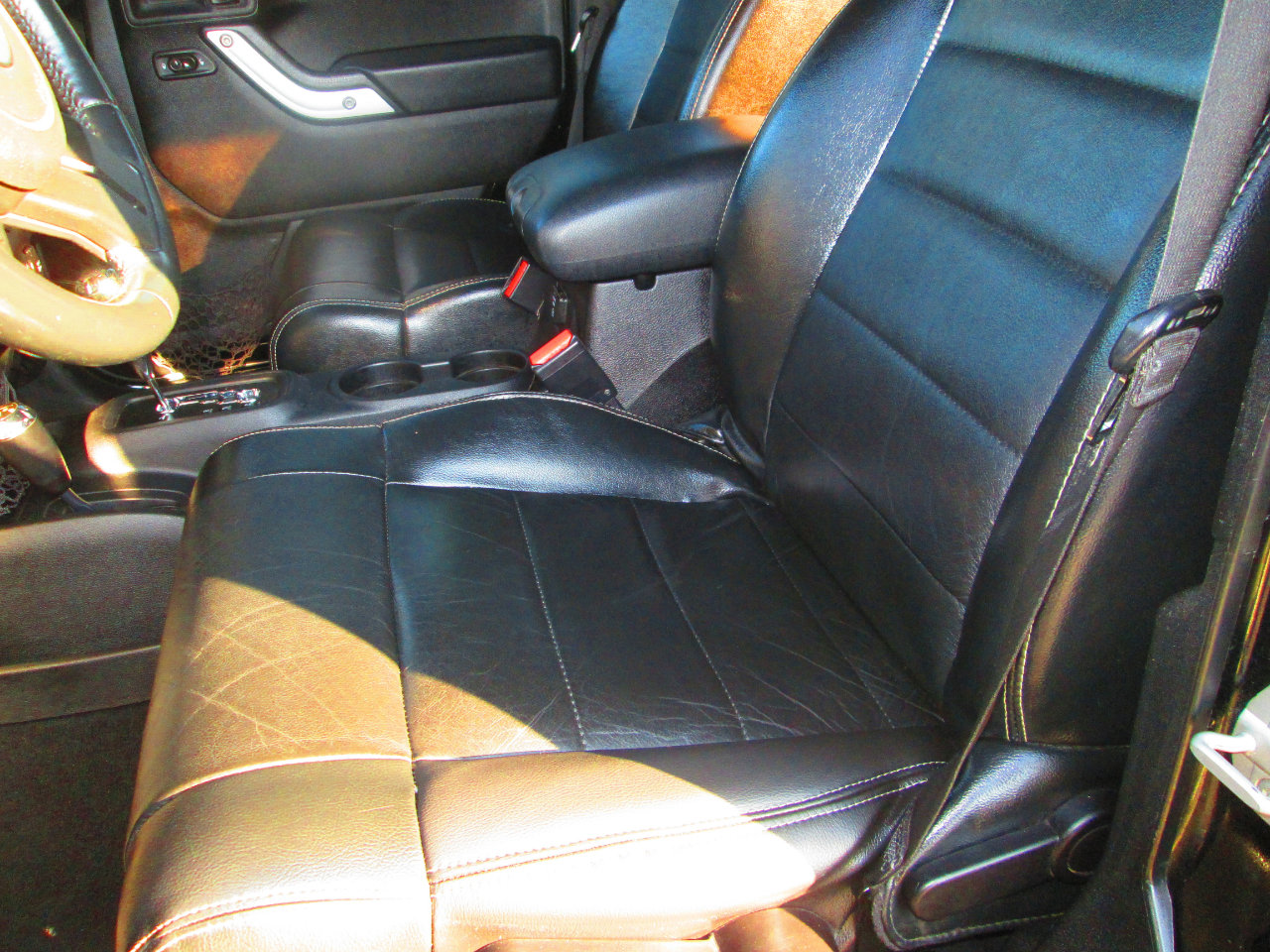 Used 2012 Jeep Wrangler Unlimited Rubicon w/ Dual Top Group image 9