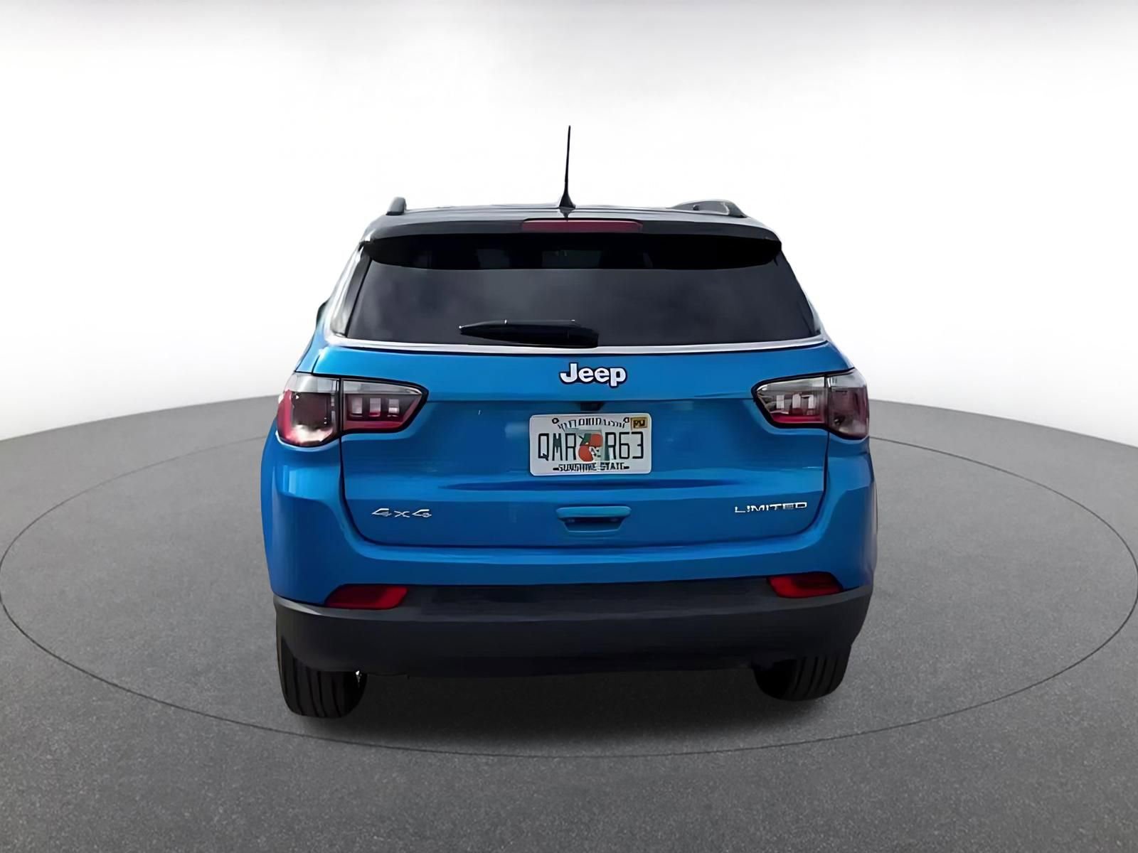 Used 2025 Jeep Compass Limited AWD/4WD image 12
