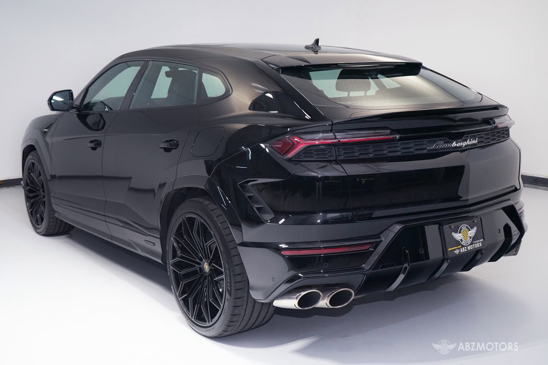 Used 2026 Lamborghini Urus SE AWD/4WD image 7