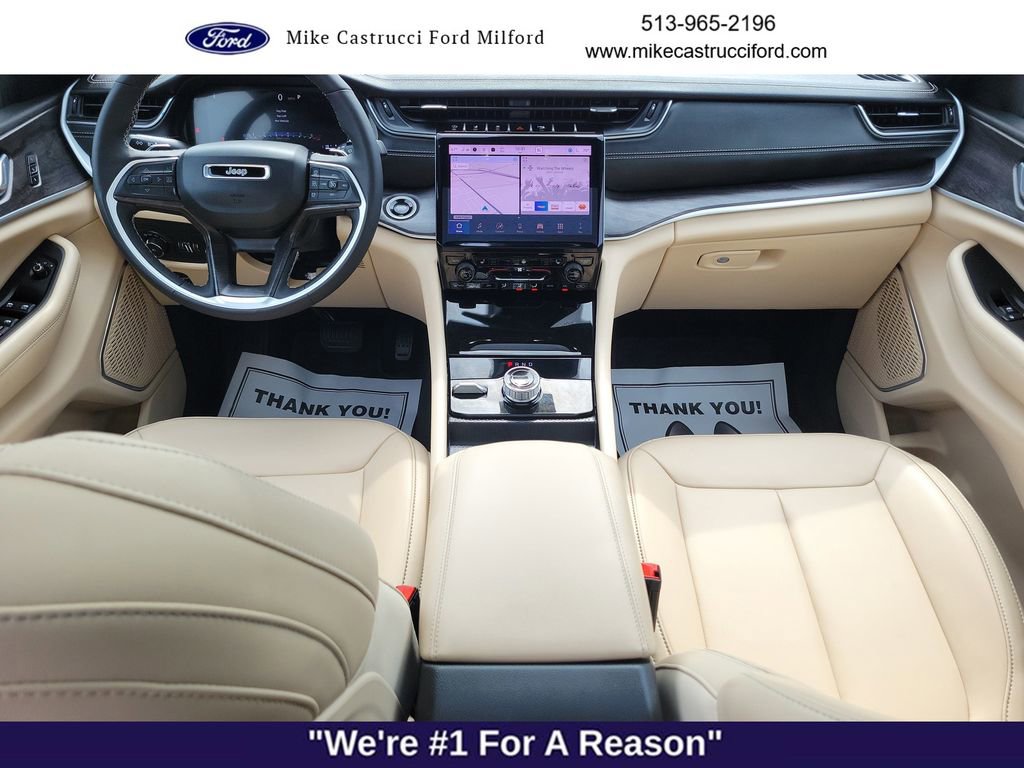 Used 2025 Jeep Grand Cherokee L Limited w/ Black Appearance Package AWD/4WD image 10