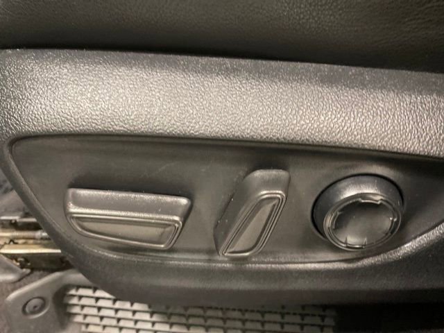 Used 2022 Toyota Sienna XLE Woodland Edition image 17