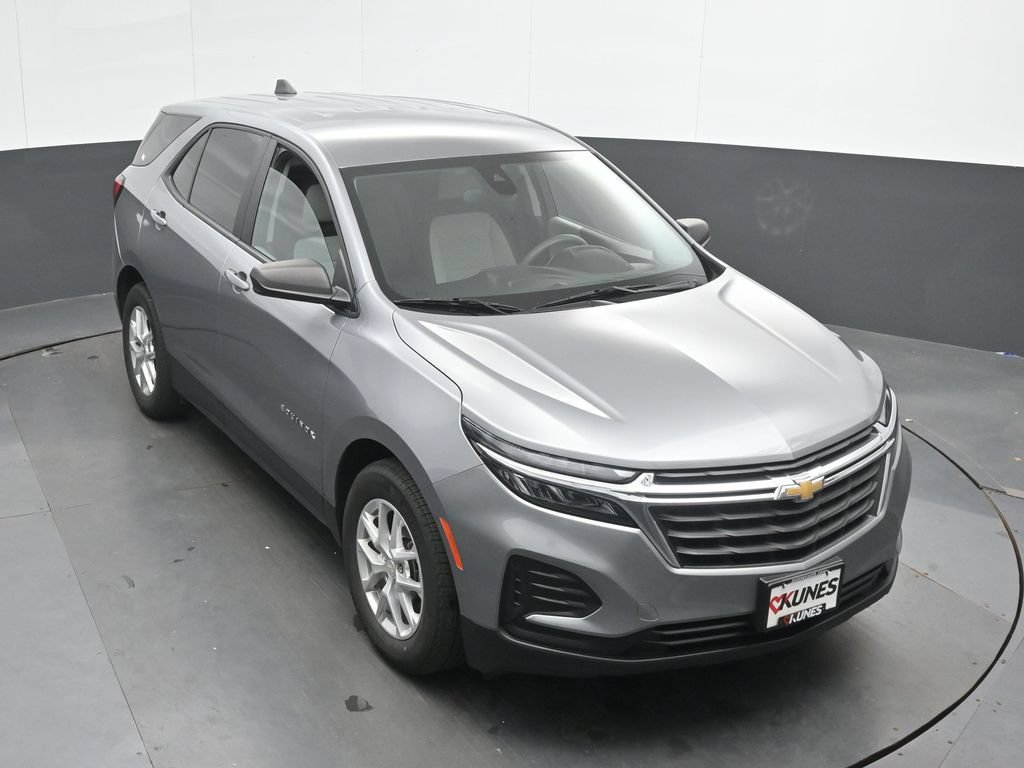 Used 2023 Chevrolet Equinox LS w/ LS Convenience Package FWD image 32