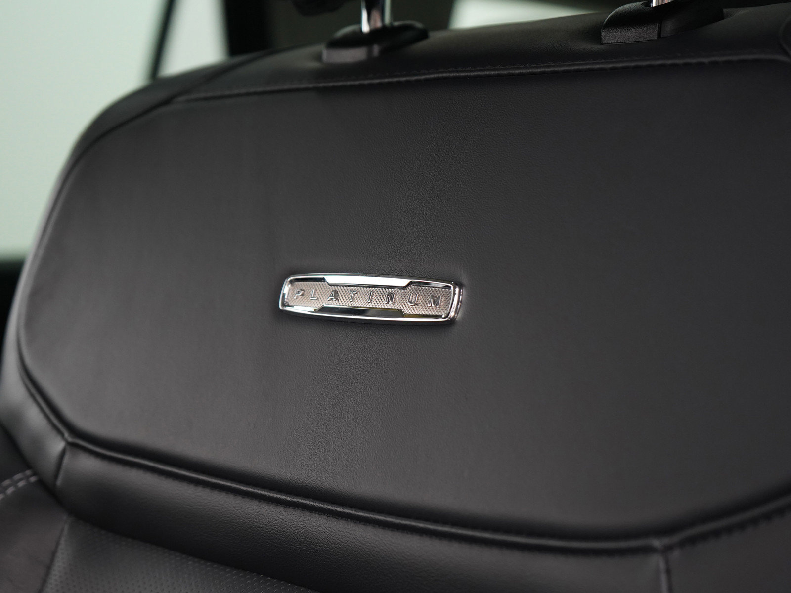 Used 2025 Ford Expedition Platinum image 34