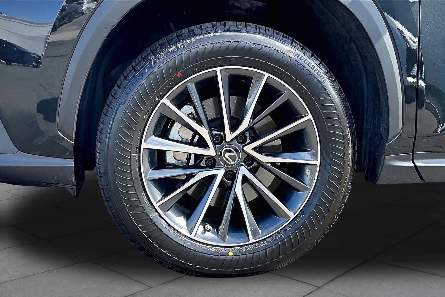 Used 2022 Lexus NX 350h AWD image 11