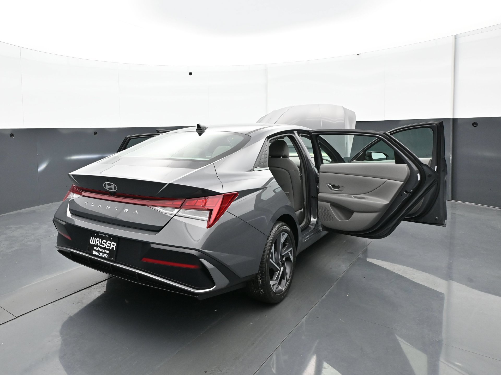 Used 2025 Hyundai Elantra SEL FWD image 36