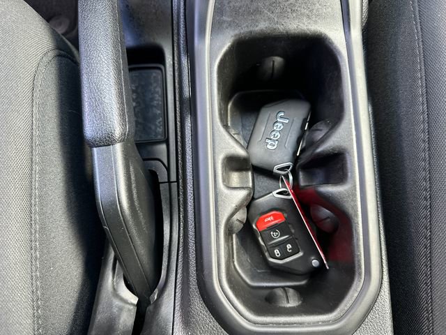 Used 2021 Jeep Gladiator Willys image 34