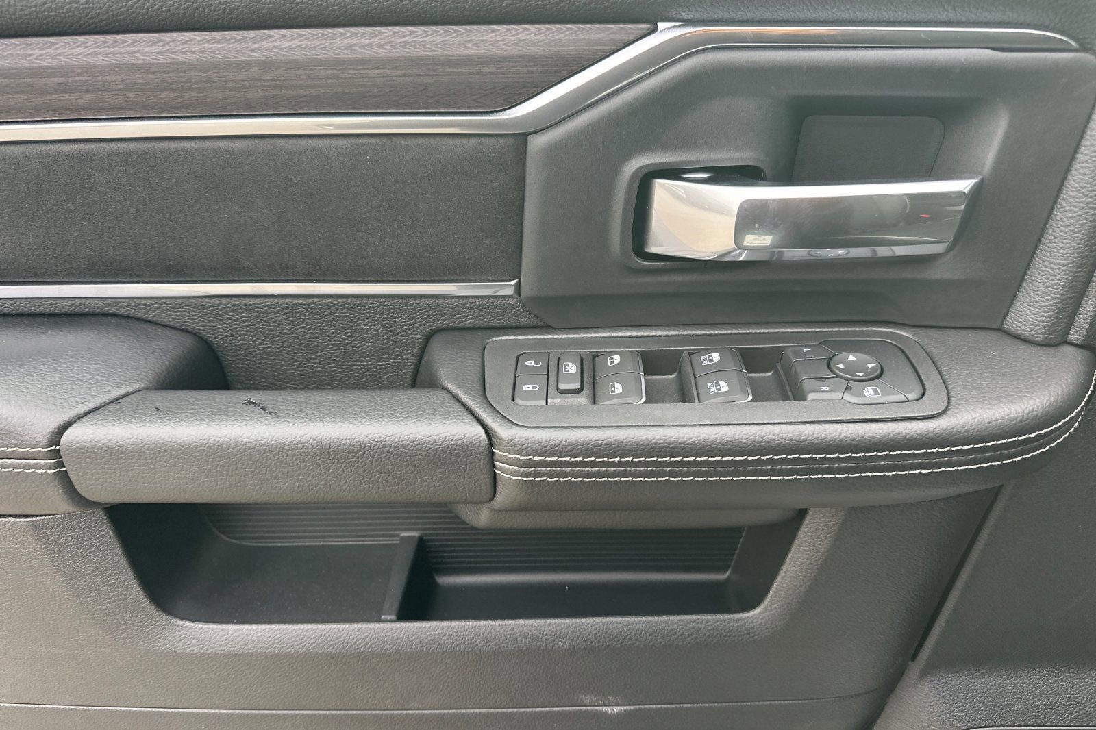 New 2026 RAM 5500 Tradesman w/ Laramie Trim Package image 12