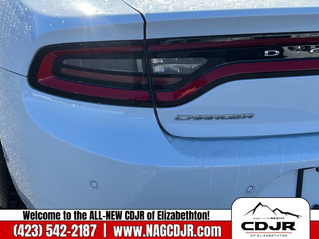 New 2023 Dodge Charger SXT w/ Cold Weather Package image 5
