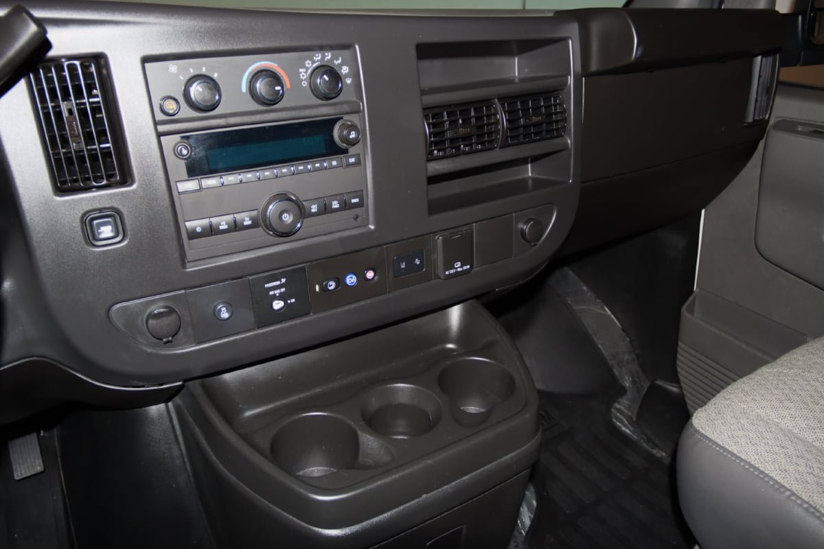 Used 2025 Chevrolet Express 3500 LT w/ LT Preferred Equipment Group RWD image 45