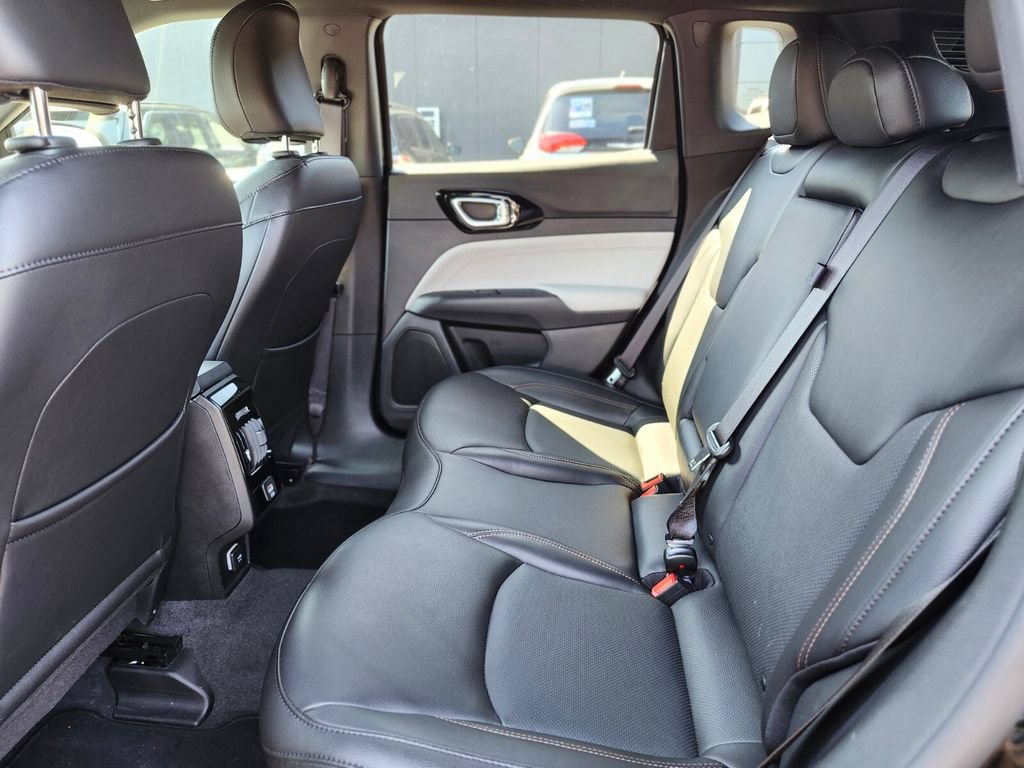 Used 2023 Jeep Compass Limited AWD/4WD image 16