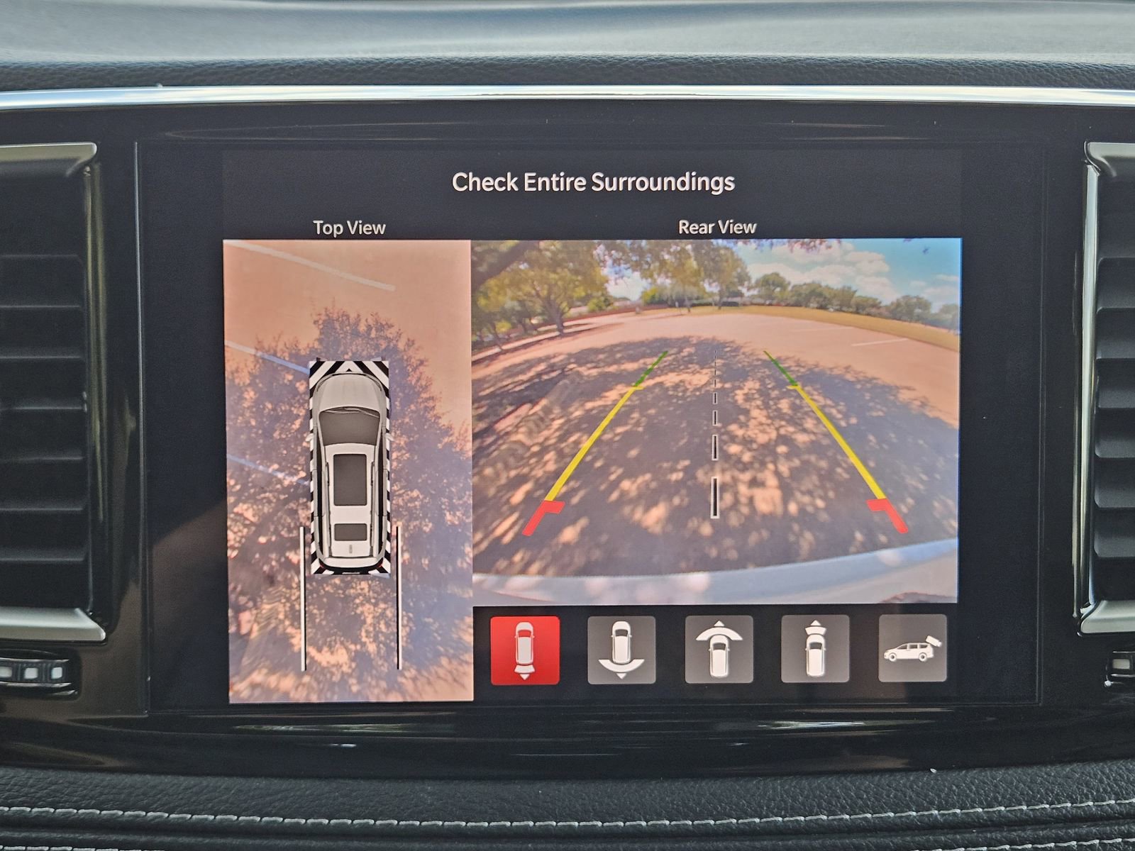 New 2025 Chrysler Pacifica Limited FWD image 19