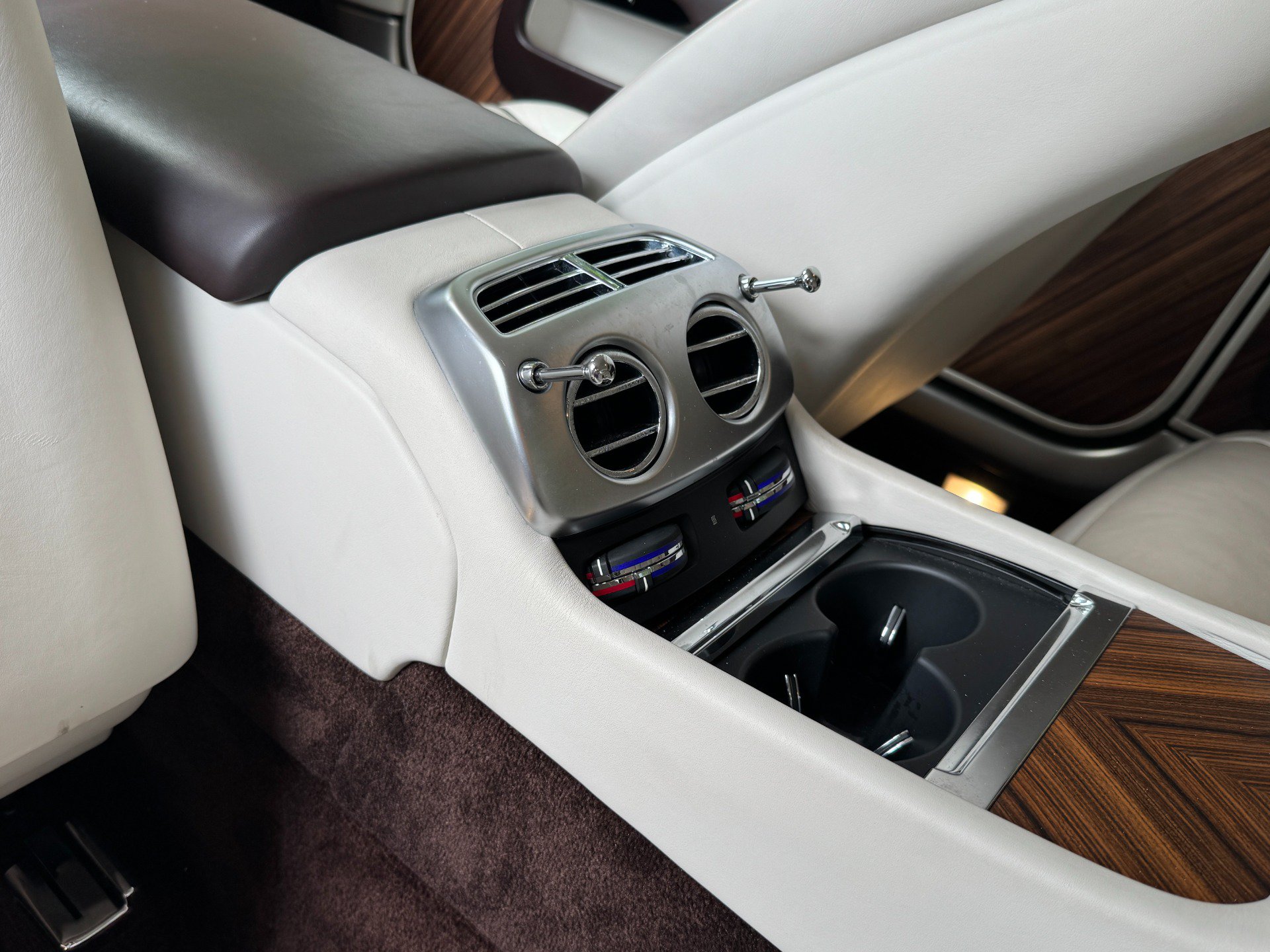 Used 2017 Rolls-Royce Wraith RWD image 37