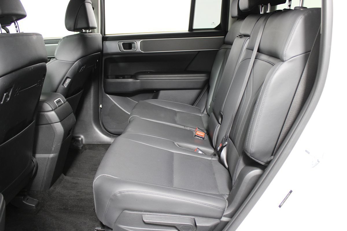 Used 2026 Hyundai Santa Fe SEL FWD image 23