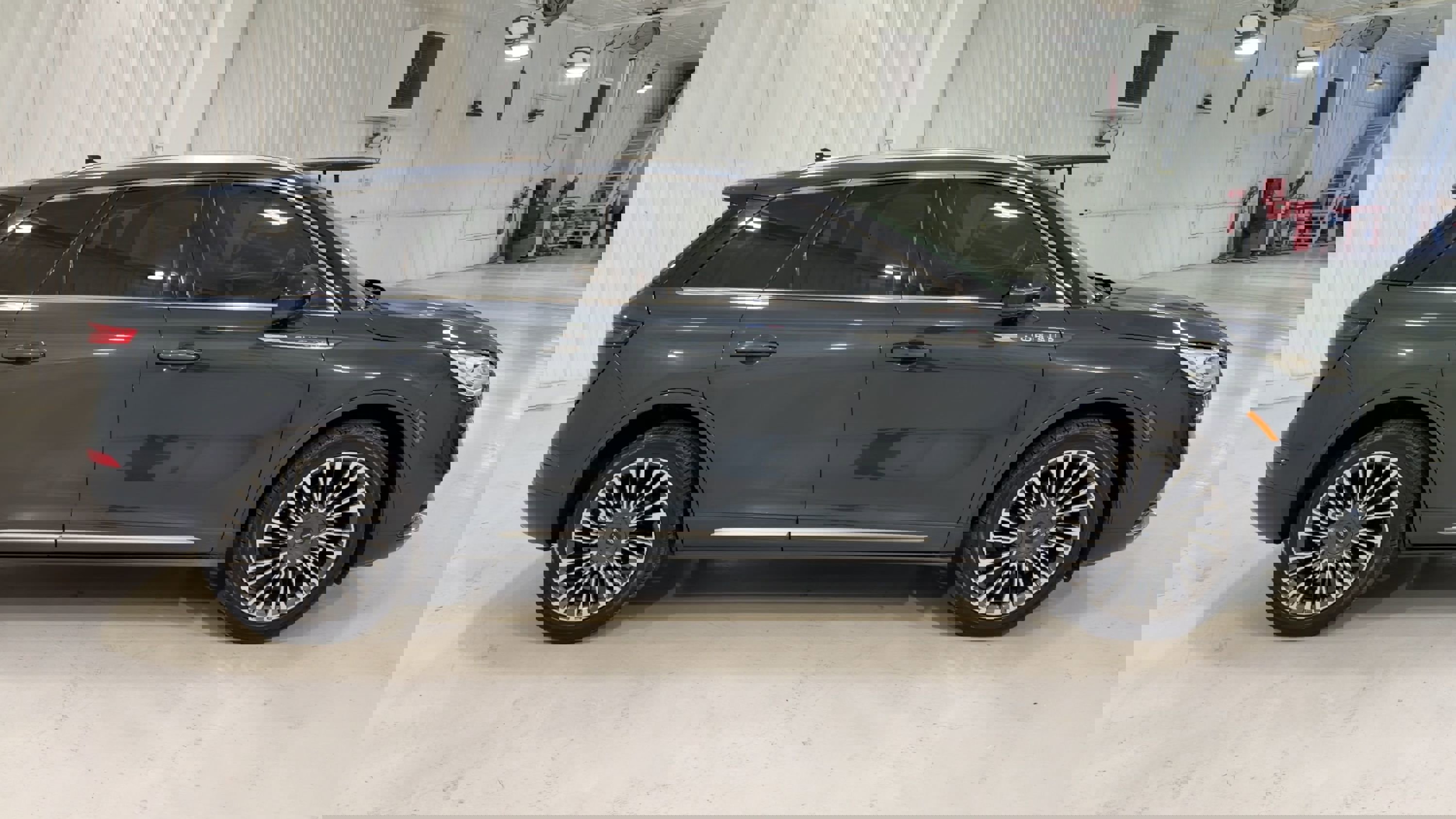 Used 2020 Lincoln Corsair Reserve w/ Equipment Group 201A image 2