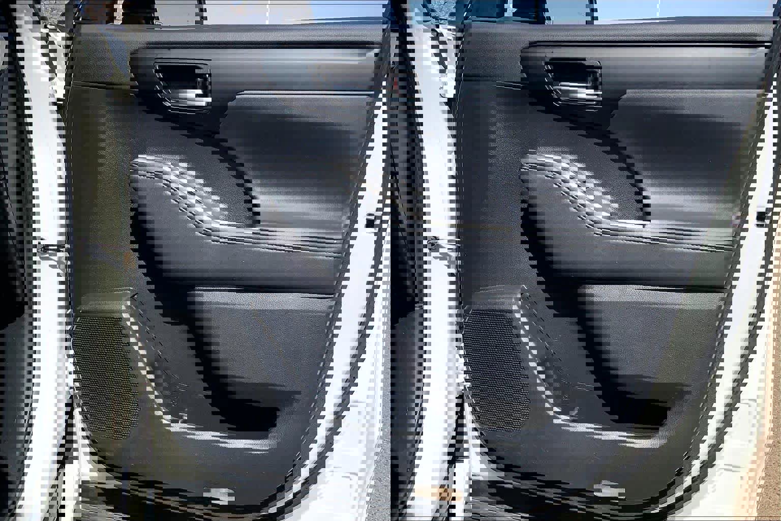 Used 2021 Toyota Highlander XLE AWD/4WD image 23