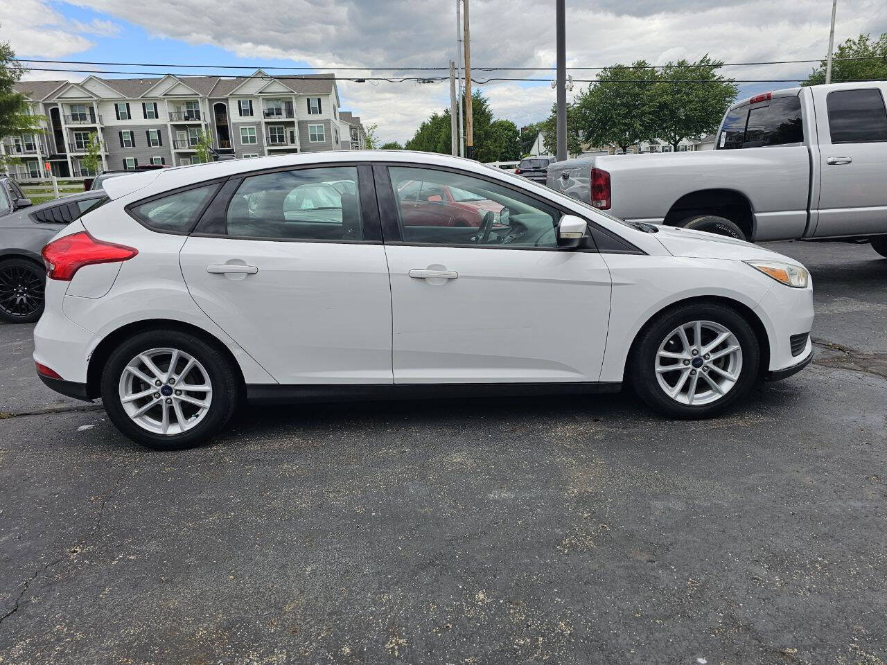 Used 2017 Ford Focus SE FWD image 5