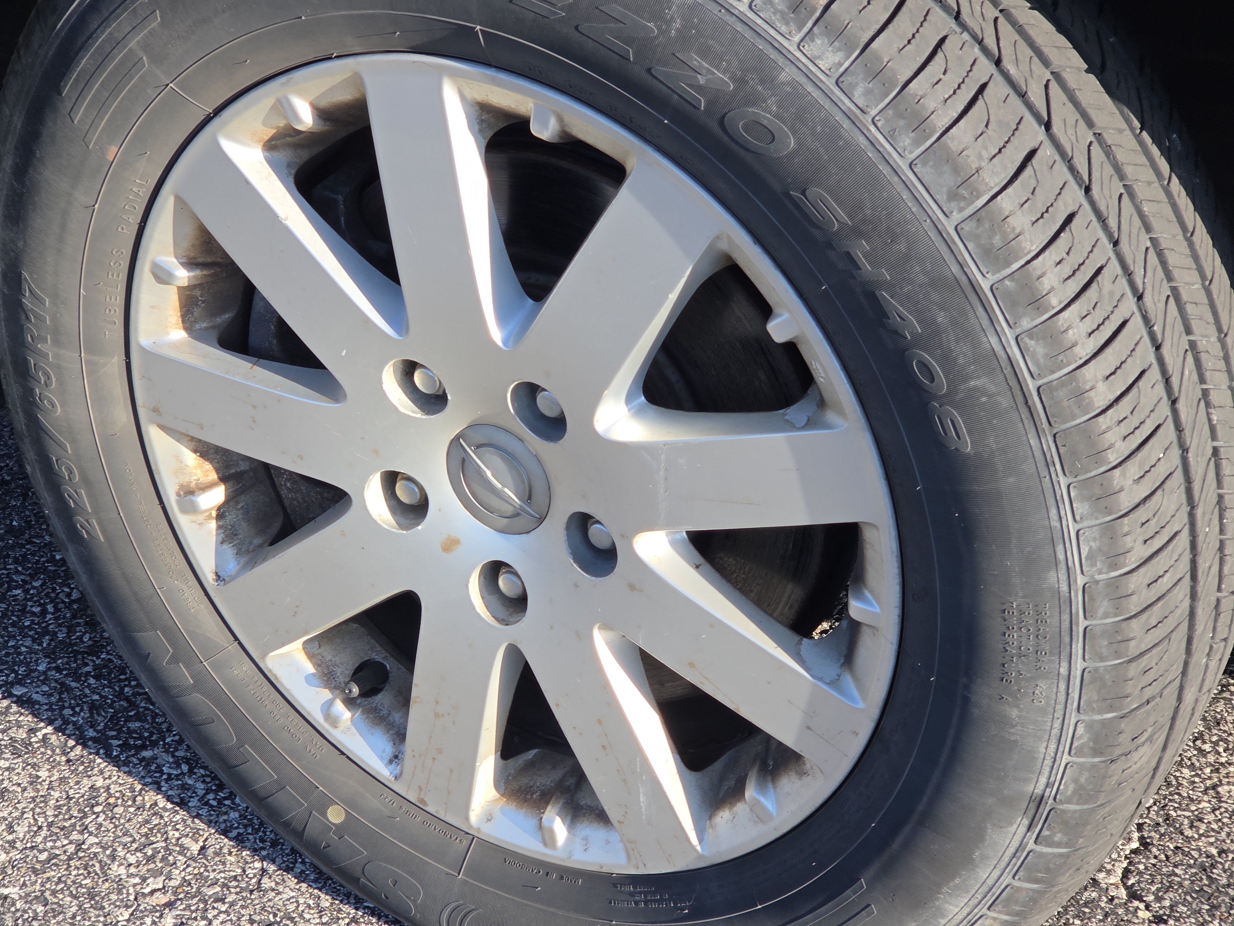 Used 2012 Chrysler Town & Country Touring-L w/ Entertainment Group #2 FWD image 4