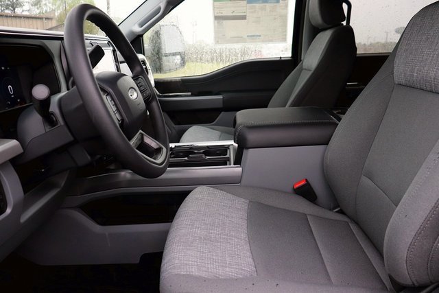 New 2025 Ford F350 XLT w/ Black Appearance Package image 12