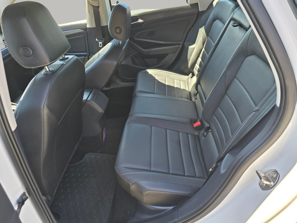 Used 2024 Volkswagen Jetta SE FWD image 39