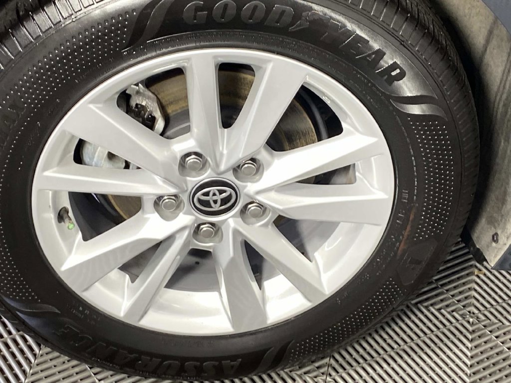 Used 2026 Toyota Camry LE w/ Convenience Package FWD image 28