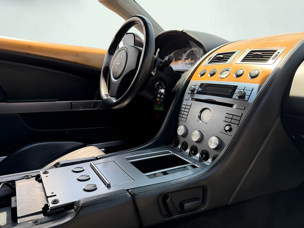 Used 2006 Aston Martin DB9 Volante RWD image 20