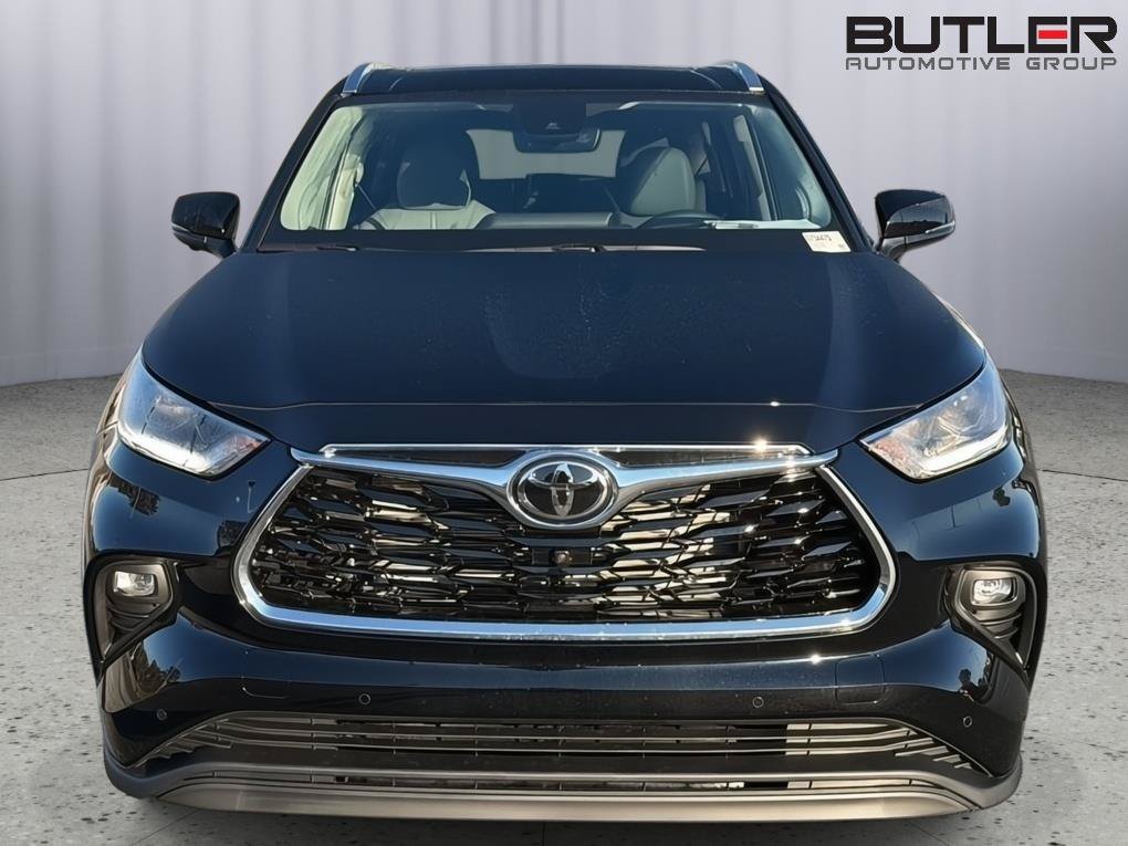 New 2026 Toyota Highlander Limited AWD/4WD image 9