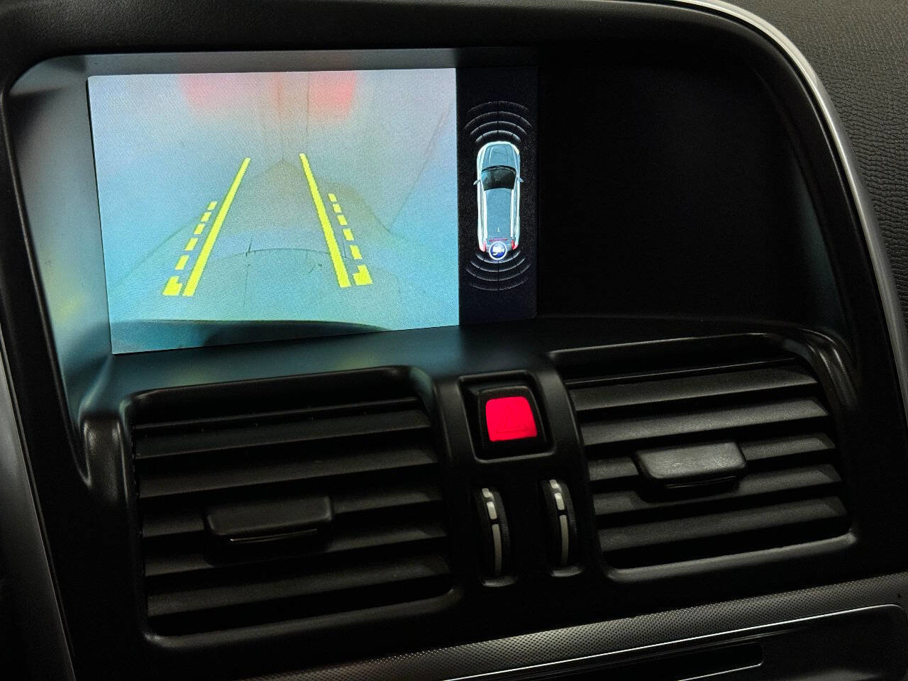 Used 2017 Volvo XC60 T5 w/ Tailgate Package image 56